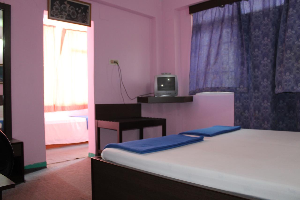 Hotel Arya Palace Puri Exterior foto