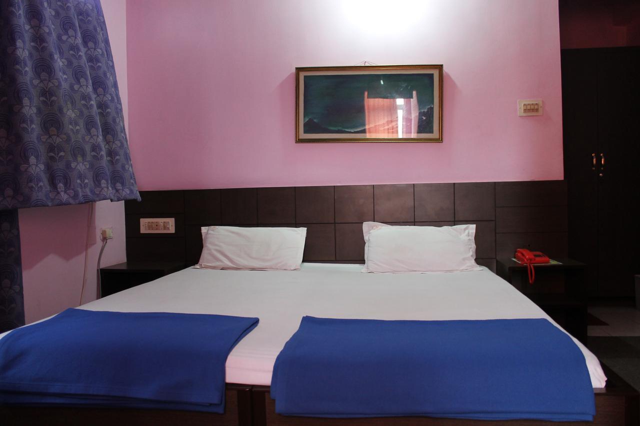 Hotel Arya Palace Puri Exterior foto